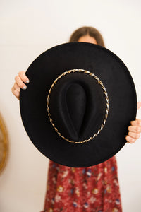 Linked In Love Hat